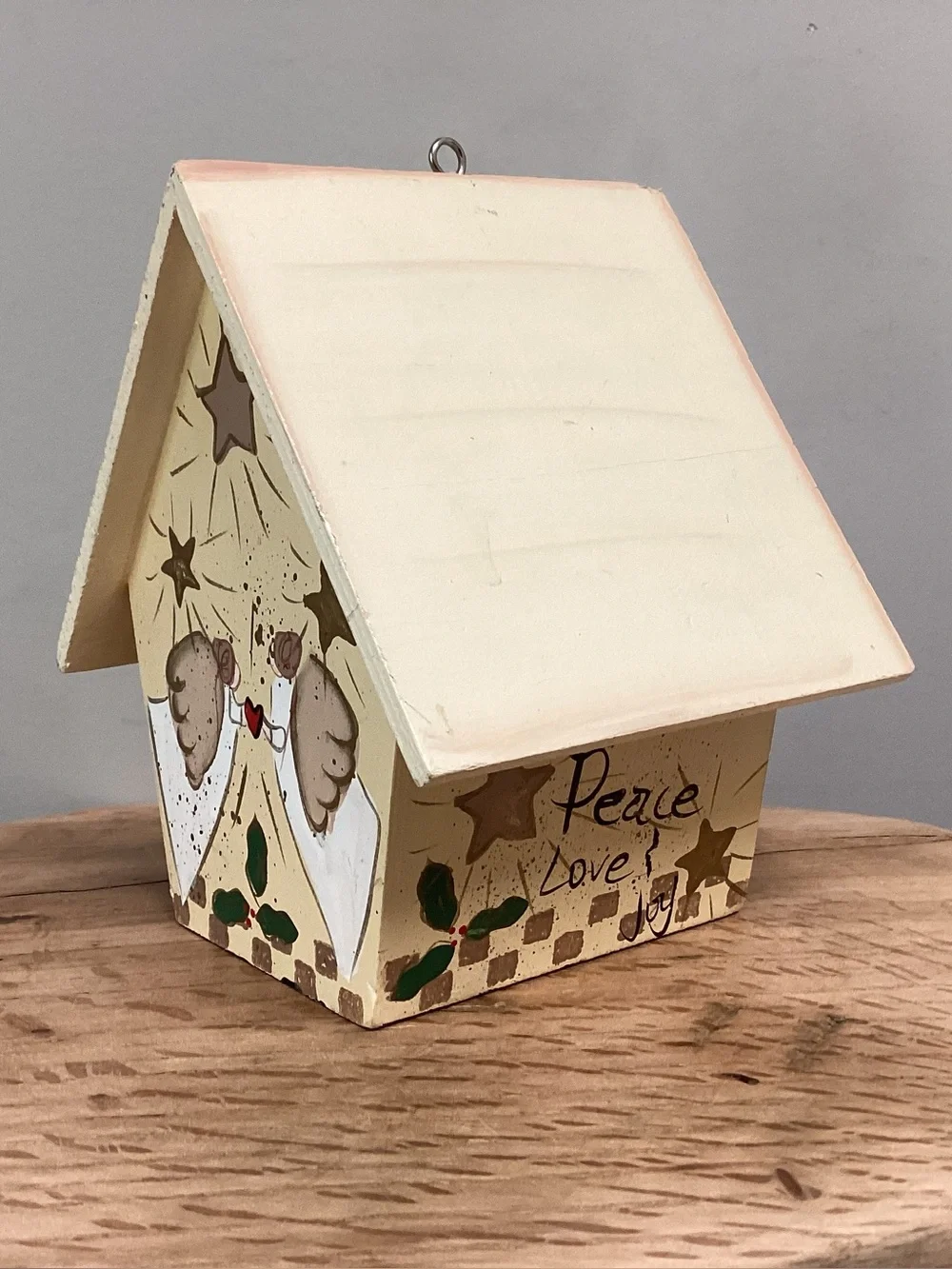 🔴 Beautiful Solid Wood Crafted Birdhouse - Hand Painted - Peace / Love / Joy
